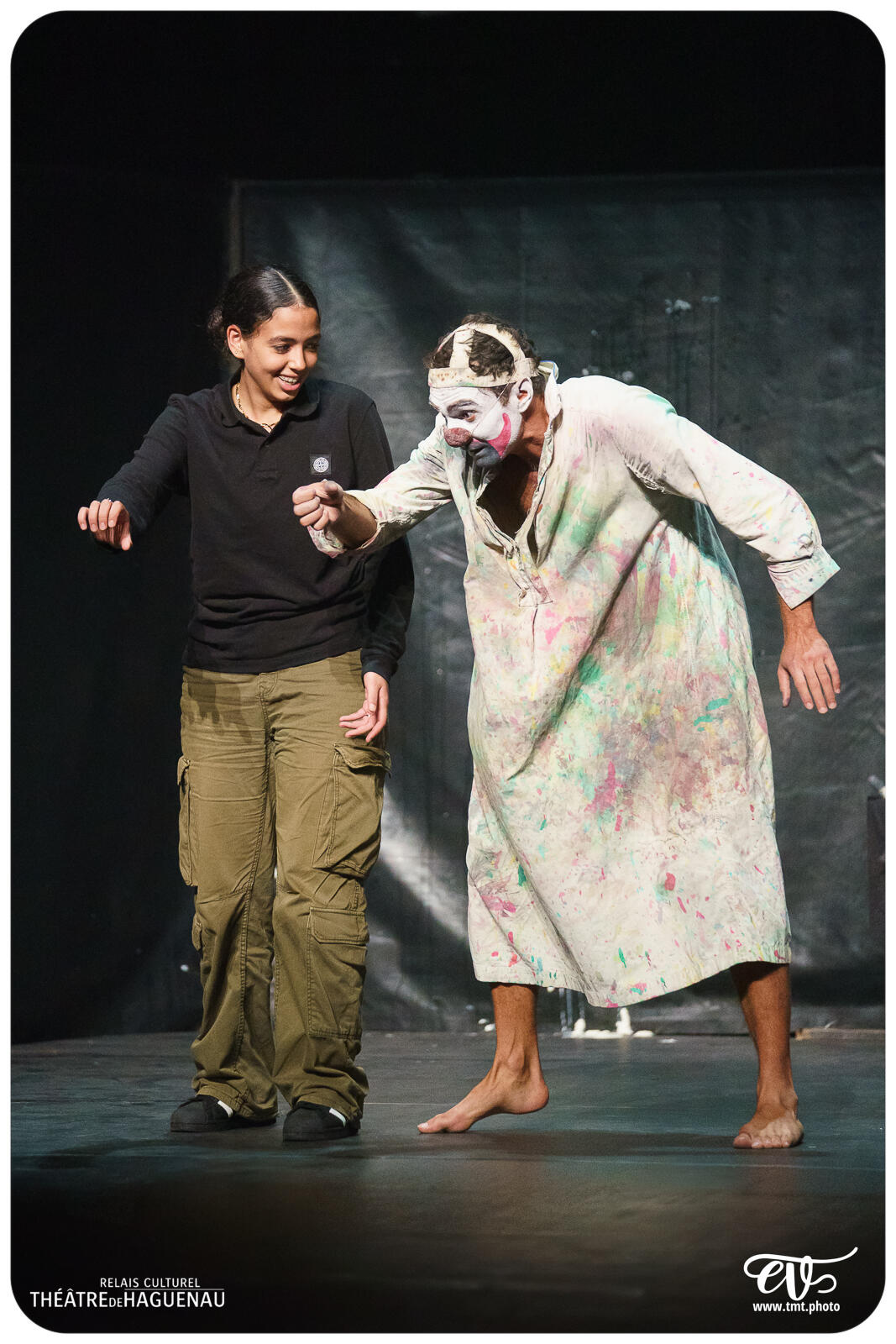 TROP PRÈS DU MUR (TYPHUS BRONX)